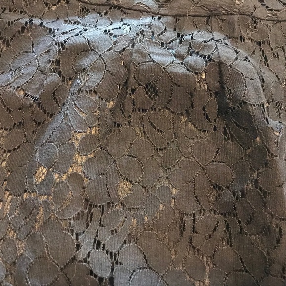 Pretty H&M black skirt with lace overskirt (8) - Picture 6 of 10